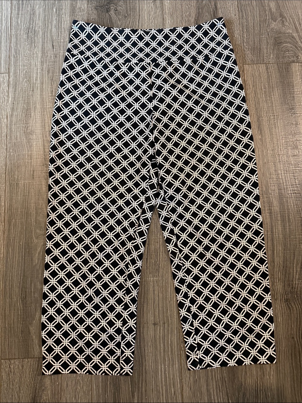 J. McLaughlin Black & White Geometric Cropped Leggings Size Medium